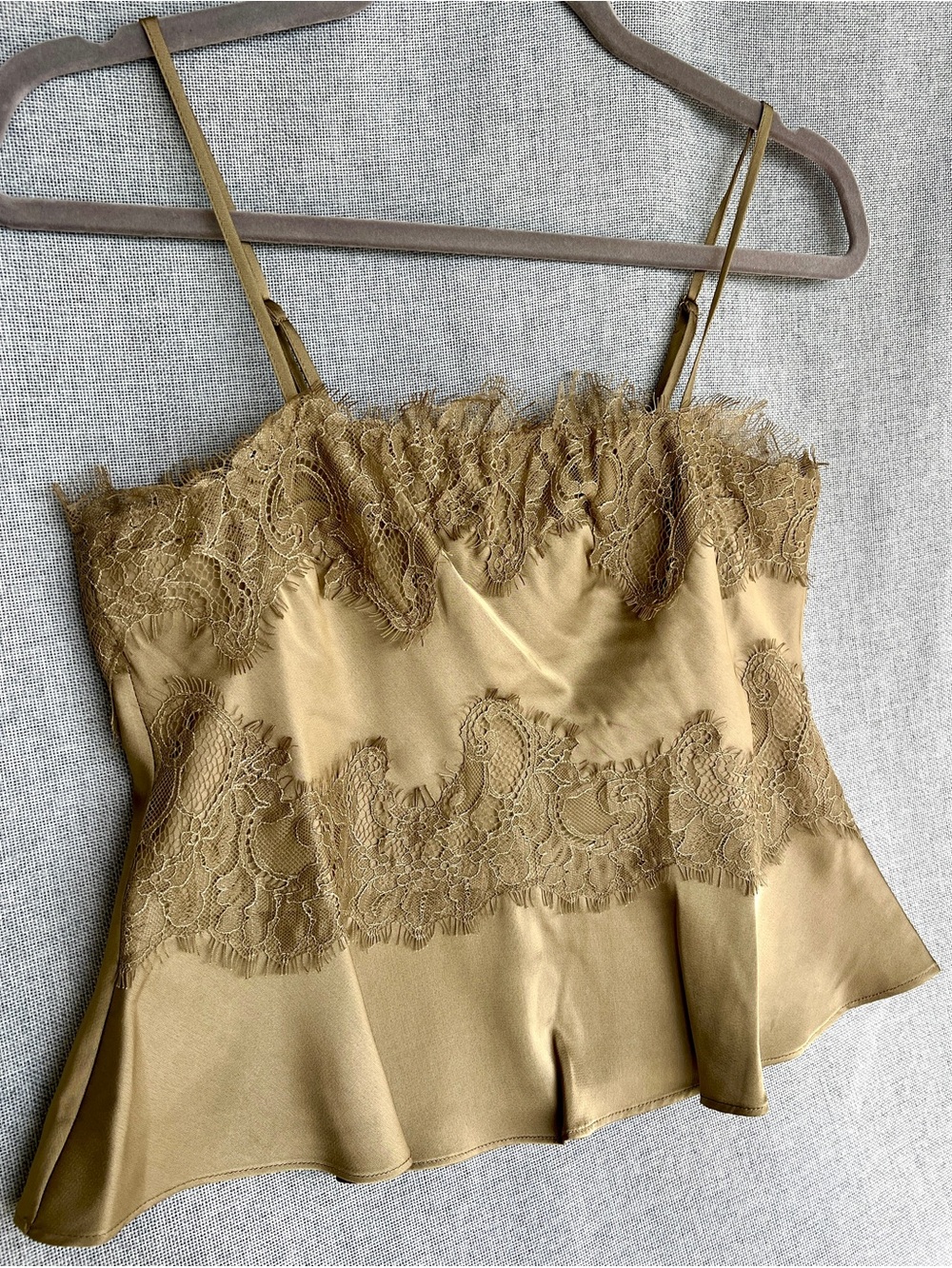 Heartloom Revolve lace satin cami size S